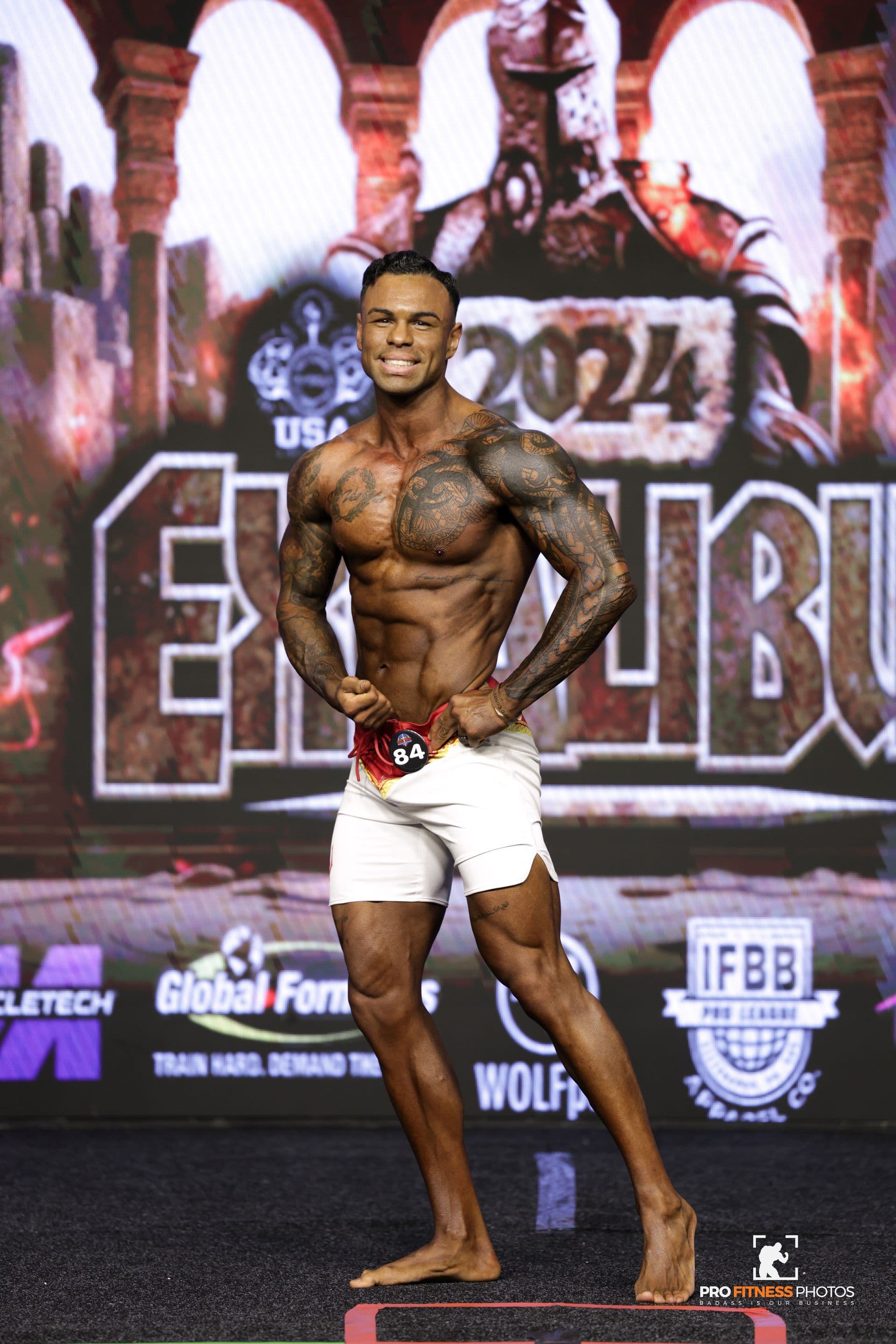 Eddie Figueroa on stage at the 2024 IFBB Excalibur Pro